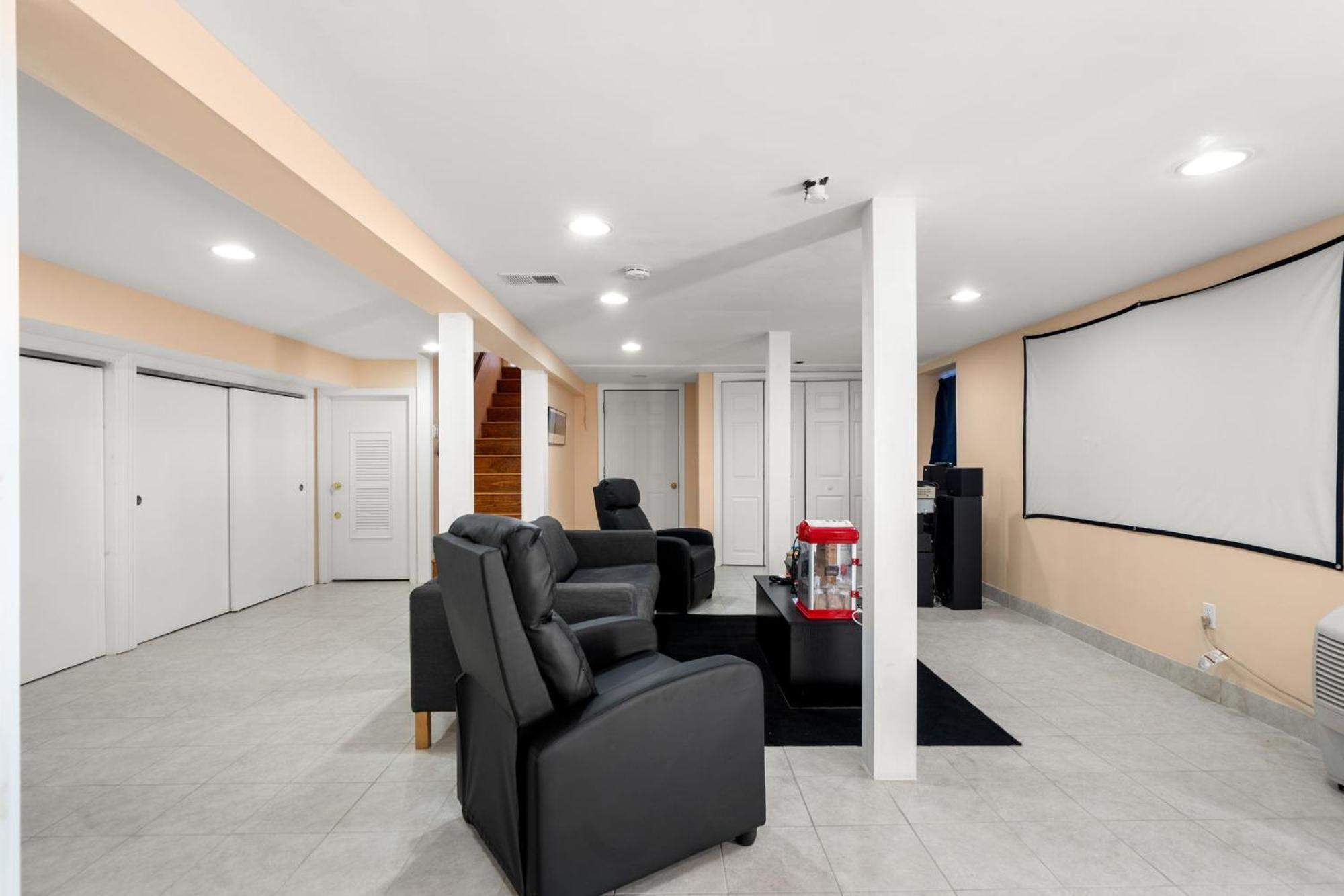 מארבלהד Hot Tub, Electric Bikes, Solo Stove, Projector, Smores מראה חיצוני תמונה